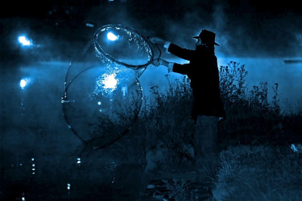Best Photo Sharing Site Top 12 Photos: The Bubble Magician